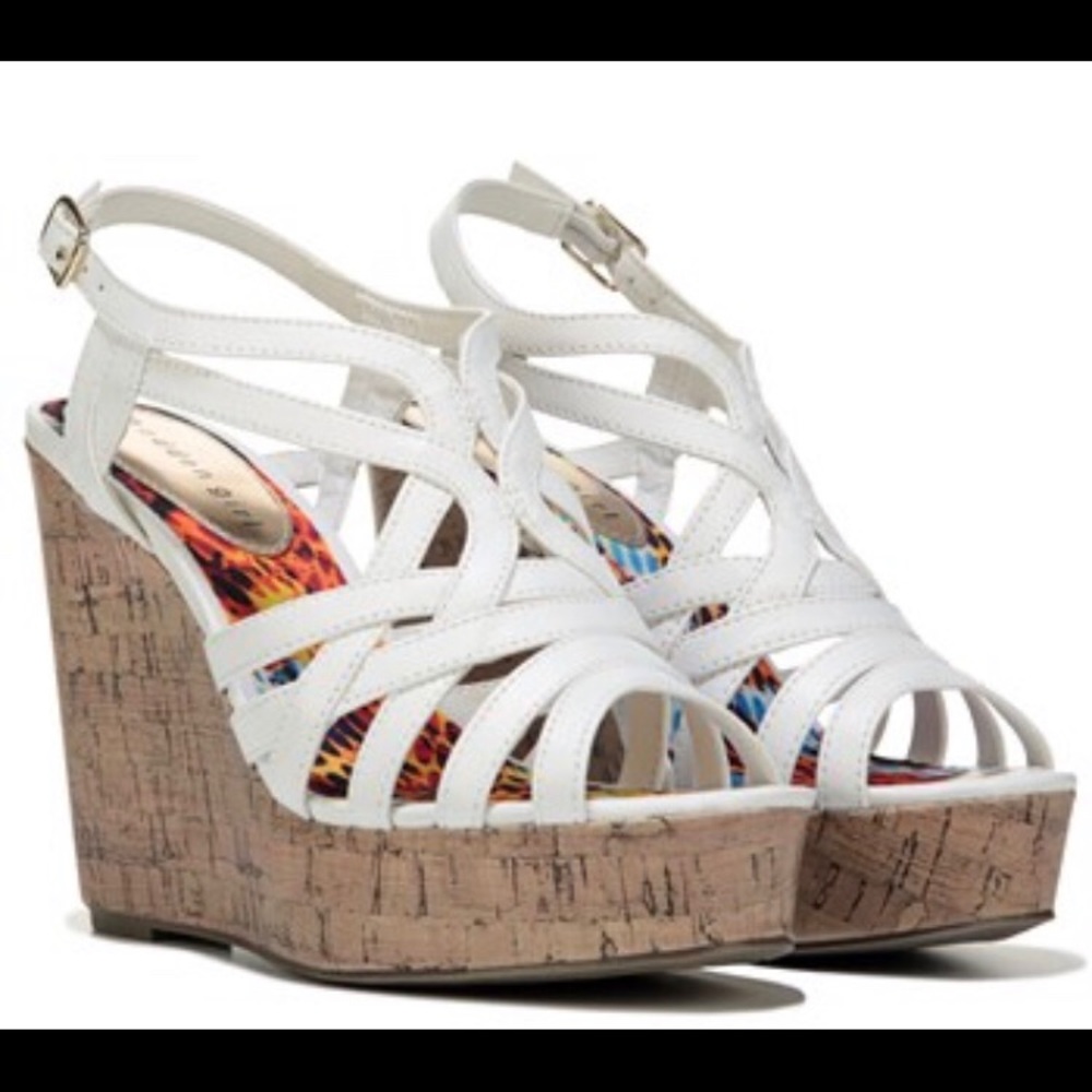 Madden Girl Enroll White Wedges